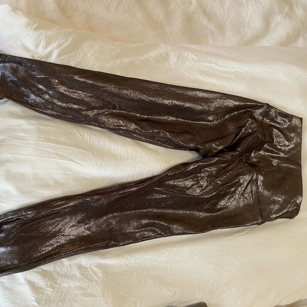Lululemon size 6 Align Raremetallic 25 inch leggings